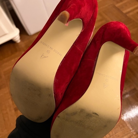 ‼️CLEARANCE SALE SUEDE Heels - Picture 2 of 5